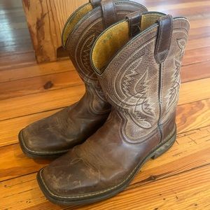 Boys Ariat boots